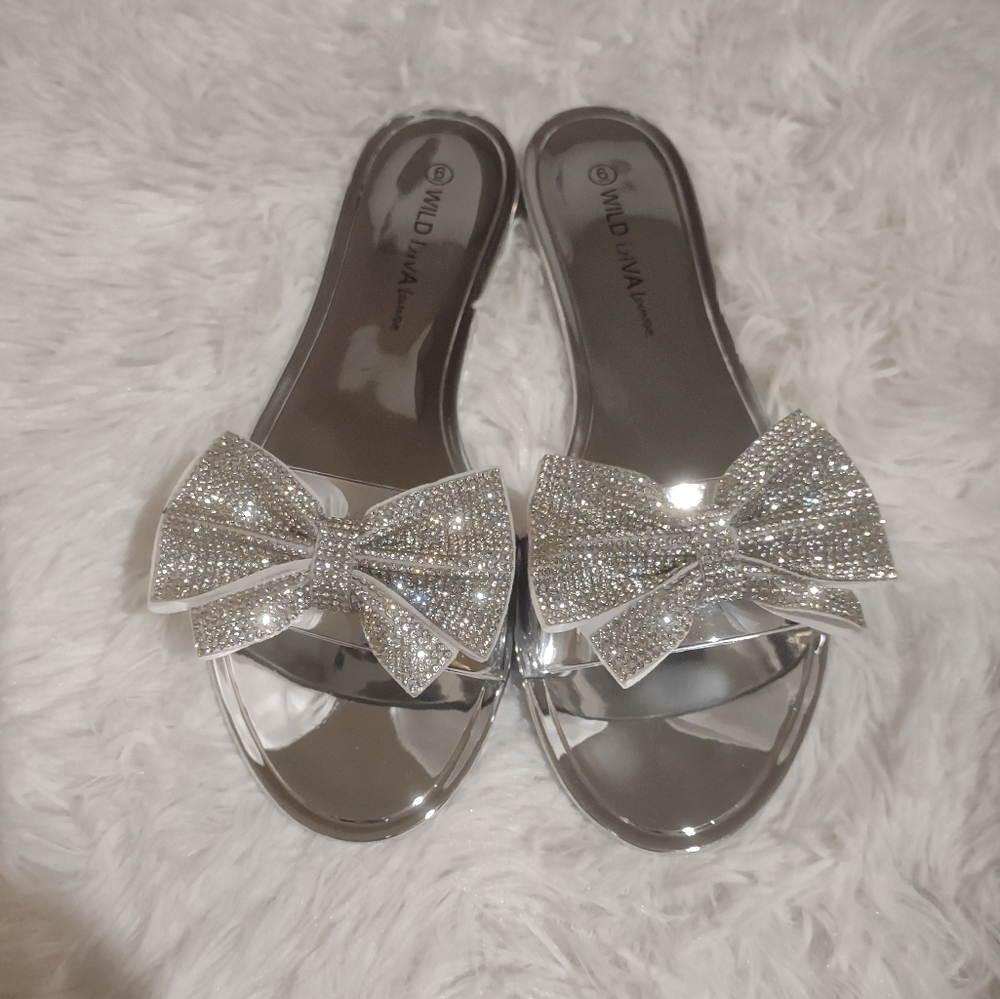 Silver Rhinestone Bow Slide Sandals  🩷 🆕 - Picture 2 of 3
